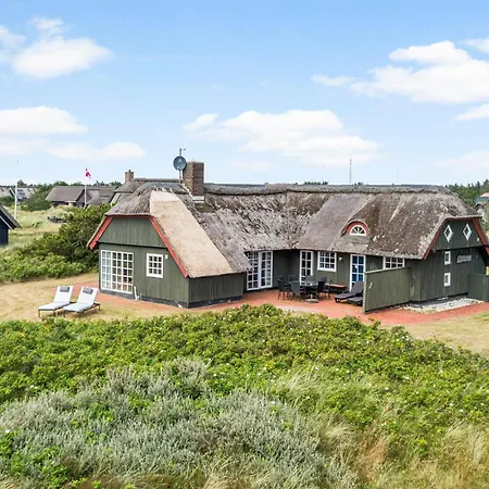 Holiday home 4 Bedroom Lovely In Blavand
