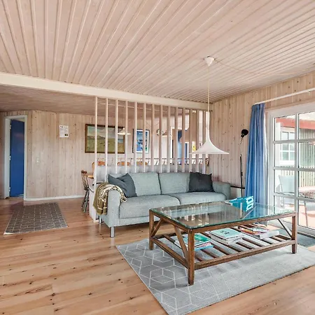 4 Bedroom Lovely In Holiday home Blavand