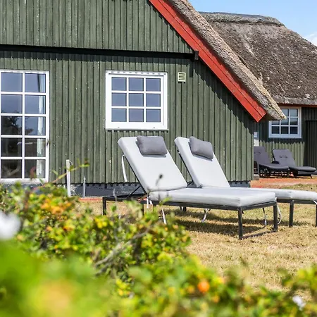 Holiday home 4 Bedroom Lovely In Blavand